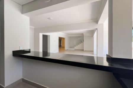 Casa de condomínio à venda com 759m², 5 quartos e 8 vagas Casa de condomínio à venda com 759m², 5 quartos e 8 vagasChurrasqueira