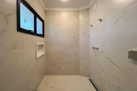 Casa de condomínio à venda com 759m², 5 quartos e 8 vagas Casa de condomínio à venda com 759m², 5 quartos e 8 vagasBanheiro da Suíte 4