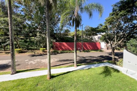 Casa de condomínio à venda com 759m², 5 quartos e 8 vagas Casa de condomínio à venda com 759m², 5 quartos e 8 vagasVista da Suíte 3
