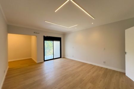 Casa de condomínio à venda com 759m², 5 quartos e 8 vagas Casa de condomínio à venda com 759m², 5 quartos e 8 vagasSuíte 2