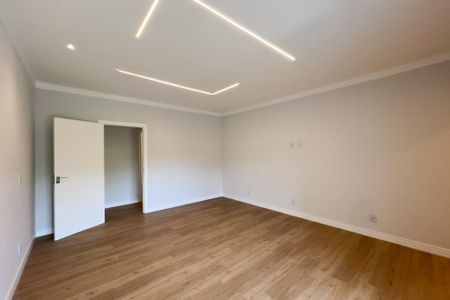 Casa de condomínio à venda com 759m², 5 quartos e 8 vagas Casa de condomínio à venda com 759m², 5 quartos e 8 vagasSuíte 2