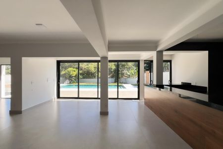 Casa de condomínio à venda com 759m², 5 quartos e 8 vagas Casa de condomínio à venda com 759m², 5 quartos e 8 vagasChurrasqueira