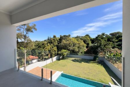 Casa de condomínio à venda com 759m², 5 quartos e 8 vagas Casa de condomínio à venda com 759m², 5 quartos e 8 vagasVista da Suíte 1
