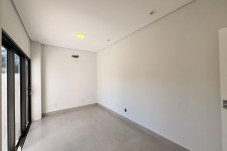 Casa de condomínio à venda com 759m², 5 quartos e 8 vagas Casa de condomínio à venda com 759m², 5 quartos e 8 vagasEscritório