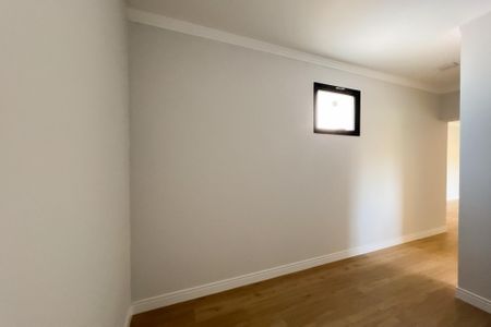Casa de condomínio à venda com 759m², 5 quartos e 8 vagas Casa de condomínio à venda com 759m², 5 quartos e 8 vagasCloset da suíte 1