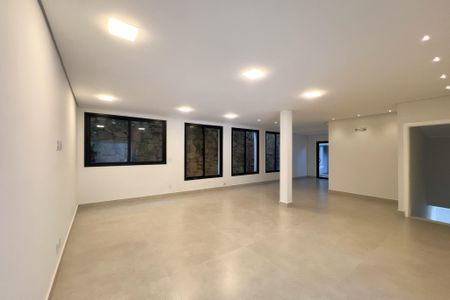 Casa de condomínio à venda com 759m², 5 quartos e 8 vagas Casa de condomínio à venda com 759m², 5 quartos e 8 vagasSalão de Festas