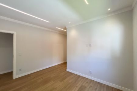 Casa de condomínio à venda com 759m², 5 quartos e 8 vagas Casa de condomínio à venda com 759m², 5 quartos e 8 vagasSuíte 3