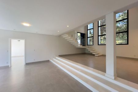 Casa de condomínio à venda com 759m², 5 quartos e 8 vagas Casa de condomínio à venda com 759m², 5 quartos e 8 vagasSala