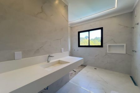 Casa de condomínio à venda com 759m², 5 quartos e 8 vagas Casa de condomínio à venda com 759m², 5 quartos e 8 vagasBanheiro da Suíte 1