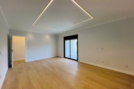Casa de condomínio à venda com 759m², 5 quartos e 8 vagas Casa de condomínio à venda com 759m², 5 quartos e 8 vagasSuíte 1