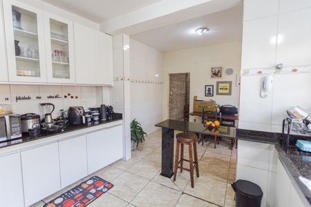 Casa à venda com 141m², 3 quartos e 2 vagas Casa à venda com 141m², 3 quartos e 2 vagasCopa/Cozinha