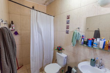 Casa à venda com 141m², 3 quartos e 2 vagas Casa à venda com 141m², 3 quartos e 2 vagasBanheiro da Suíte no 2° Andar