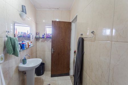 Casa à venda com 141m², 3 quartos e 2 vagas Casa à venda com 141m², 3 quartos e 2 vagasBanheiro da Suíte no 2° Andar