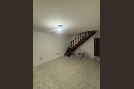 Casa de condomínio para alugar com 120m², 2 quartos e 1 vaga Casa de condomínio para alugar com 120m², 2 quartos e 1 vagaSala