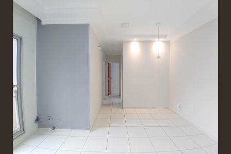 Sala de apartamento para alugar com 3 quartos, 75m² em Jardim Patricia, Uberlândia