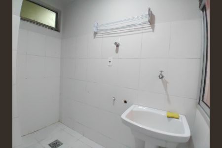 Apartamento para alugar com 75m², 3 quartos e 1 vagaÁrea de serviço