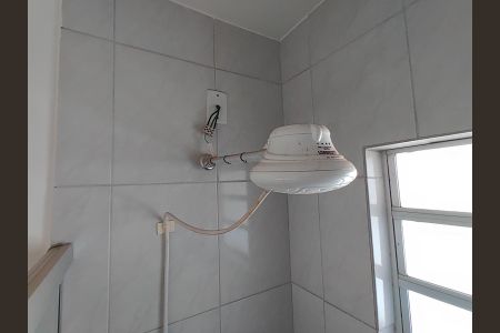 Casa de condomínio para alugar com 95m², 3 quartos e 2 vagasBanheiro