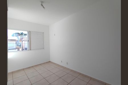 Casa de condomínio para alugar com 95m², 3 quartos e 2 vagasQuarto