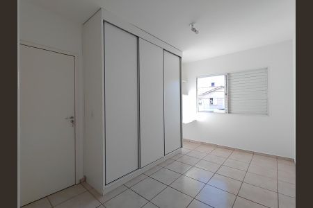 Casa de condomínio para alugar com 95m², 3 quartos e 2 vagasQuarto