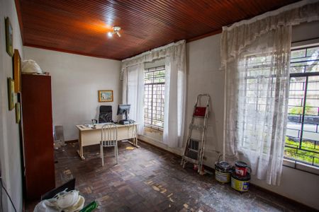 Casa à venda com 5 quartos, 250m² em Bacacheri, Curitiba
