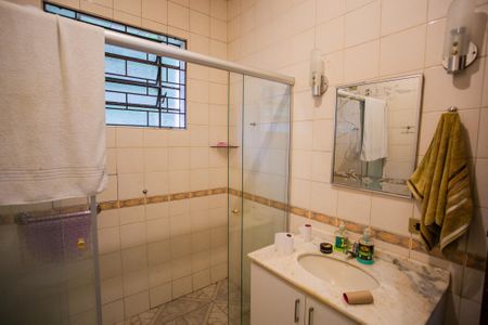 Casa à venda com 250m², 5 quartos e 4 vagas
