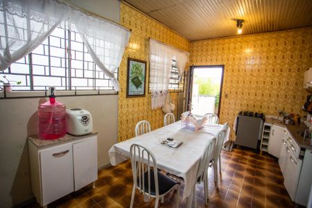 Casa à venda com 250m², 5 quartos e 4 vagas