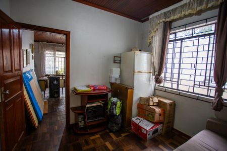 Casa à venda com 5 quartos, 250m² em Bacacheri, Curitiba