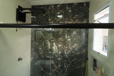 Casa à venda com 62m², 2 quartos e 2 vagasBanheiro da Suíte 1