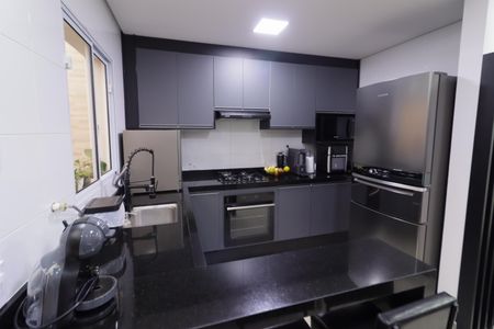 Casa à venda com 62m², 2 quartos e 2 vagasSala/Cozinha