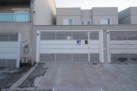 Casa à venda com 62m², 2 quartos e 2 vagasFachada