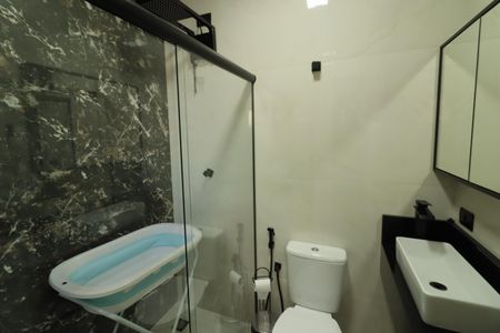 Casa à venda com 62m², 2 quartos e 2 vagasBanheiro da Suíte 2