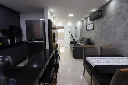 Sala/Cozinha de casa à venda com 2 quartos, 62m² em Remédios, Osasco