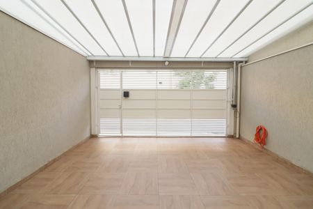 Casa à venda com 62m², 2 quartos e 2 vagasGaragem