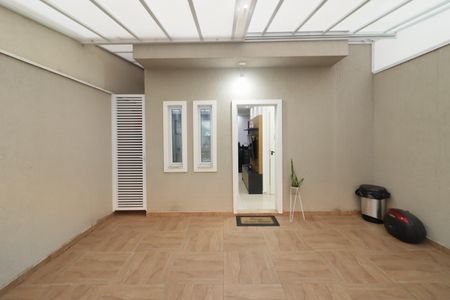 Casa à venda com 62m², 2 quartos e 2 vagasGaragem