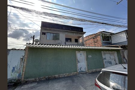 Casa para alugar com 80m², 2 quartos e sem vagaFachada + placa