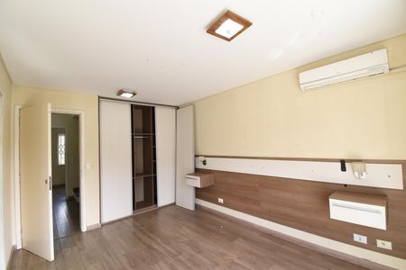Apartamento à venda com 240m², 3 quartos e 2 vagasSuíte