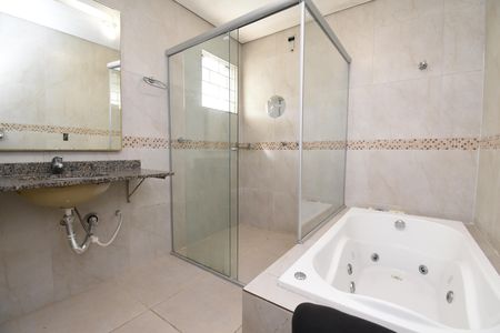 Apartamento à venda com 240m², 3 quartos e 2 vagasBanheiro da Suíte