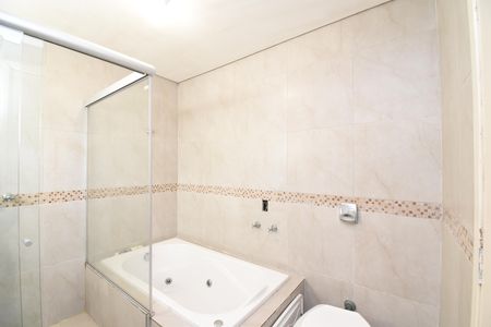 Apartamento à venda com 240m², 3 quartos e 2 vagasBanheiro da Suíte