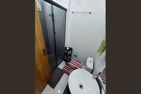 Banheiro  de apartamento para alugar com 2 quartos, 50m² em Copacabana, Belo Horizonte