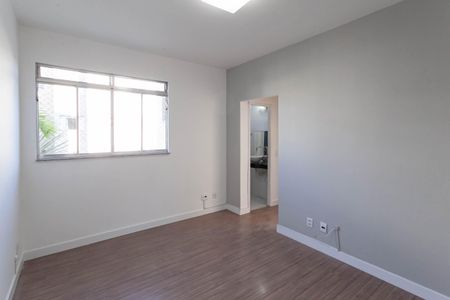 Sala de apartamento para alugar com 2 quartos, 50m² em Santa Amélia, Belo Horizonte