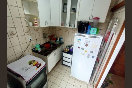 Cozinha de apartamento para alugar com 2 quartos, 50m² em Copacabana, Belo Horizonte