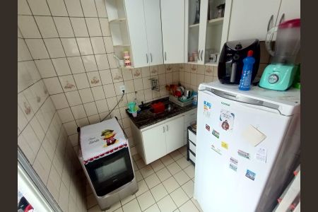 Cozinha de apartamento para alugar com 2 quartos, 50m² em Copacabana, Belo Horizonte