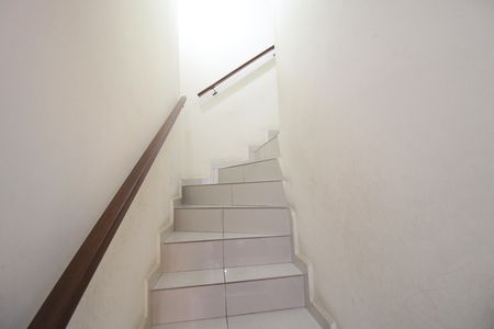 Escada de casa à venda com 2 quartos, 70m² em Interlagos, São Paulo