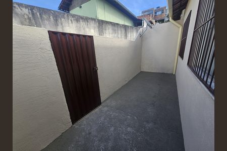 Casa para alugar com 60m², 2 quartos e 1 vaga Casa para alugar com 60m², 2 quartos e 1 vagaGaragem