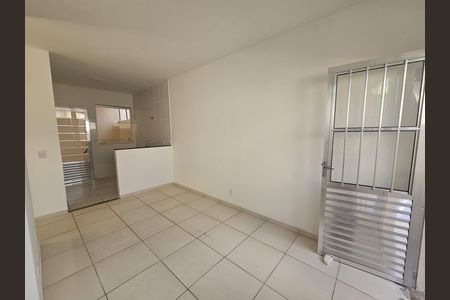 Casa para alugar com 60m², 2 quartos e 1 vaga Casa para alugar com 60m², 2 quartos e 1 vagaÁrea de Serviço