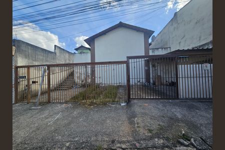 Casa para alugar com 60m², 2 quartos e 1 vaga Casa para alugar com 60m², 2 quartos e 1 vagaGaragem
