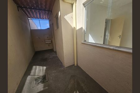 Casa para alugar com 60m², 2 quartos e 1 vaga Casa para alugar com 60m², 2 quartos e 1 vagaÁrea de Serviço
