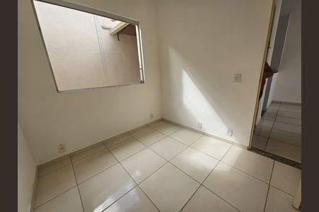 Casa para alugar com 60m², 2 quartos e 1 vaga Casa para alugar com 60m², 2 quartos e 1 vagaQuarto