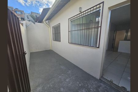 Casa para alugar com 60m², 2 quartos e 1 vaga Casa para alugar com 60m², 2 quartos e 1 vagaGaragem
