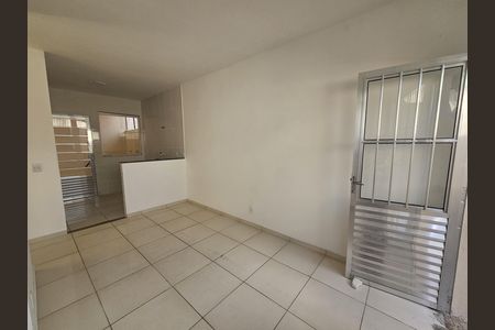 Casa para alugar com 60m², 2 quartos e 1 vaga Casa para alugar com 60m², 2 quartos e 1 vagaÁrea de Serviço